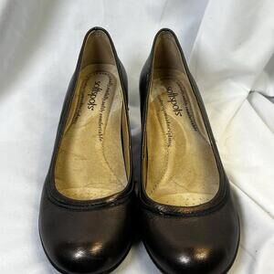 Softspots Bronze Leather  Women's Cone Pumps Heels Shoes Size 7 EUC